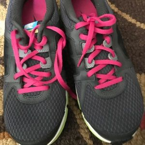 Nike’s size 5y